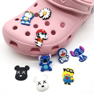 โดราเอมอน มินเนี่ยน KAWS Series jibitz สําหรับ crocks รองเท้าแตะ อุปกรณ์เสริม jibitz Charm ตกแต่ง