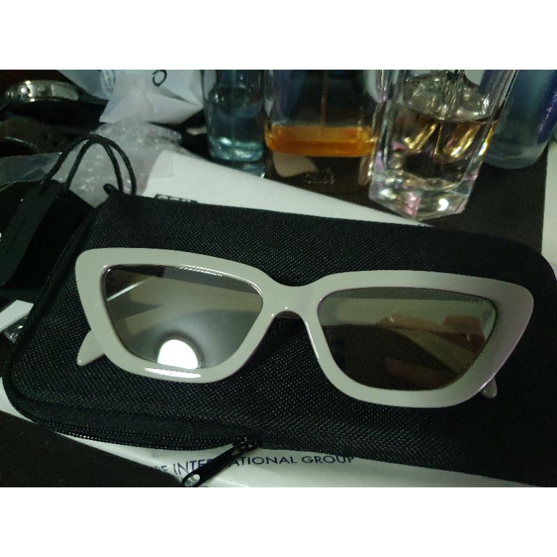 แว่นตากันแดดทรงแคทอายKOMONO