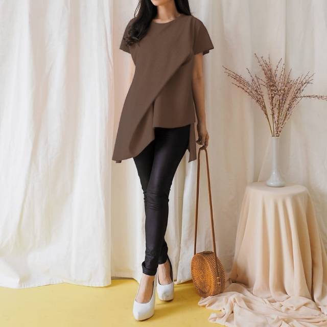 เสื้อท็อปส์ Hazel ท็อปส์ Hazel