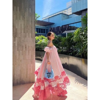 พร้อมส่ง🏖️Maxi dress ปาดไหล่ ลายสก้อตสีชมพู ระบาย 2 ชั้น ทรงปล่อย 🏖️bt 09-9125