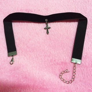 Choker necklace