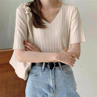 SHOP_MKL🌿เสื้อไหมพรมคอวี สีพื้น ลายเส้นใหญ่ #A068