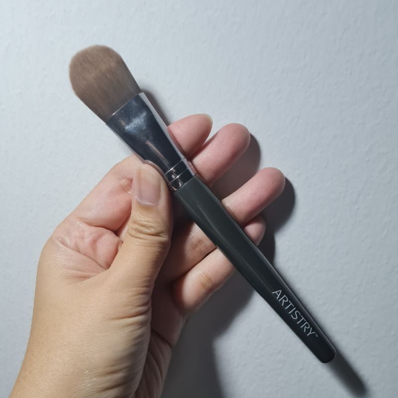 แปรงรองพื้น foundatiom brush artistry