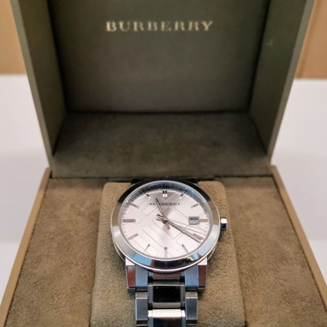 Burberry Watch นาฬิกา เบอเบอรี่ BU9000 หน้าปัดเงิน มือสอง สภาพดี มีกล่อง