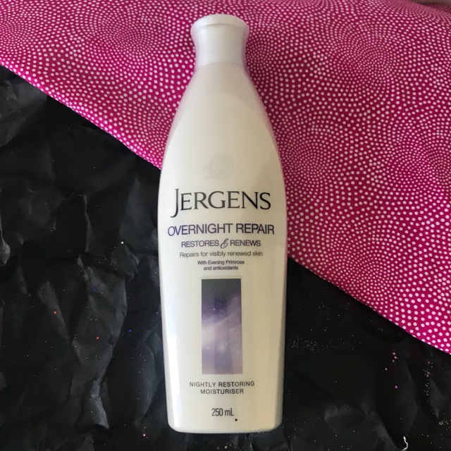 Jergens Overnight Repair Restored & Renews 250ml.