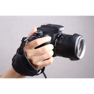 สายรัดข้อมือ สายคล้องมือกล้อง Canon แบบล็อค 3 จุด มือ 1 พร้อมกล่อง