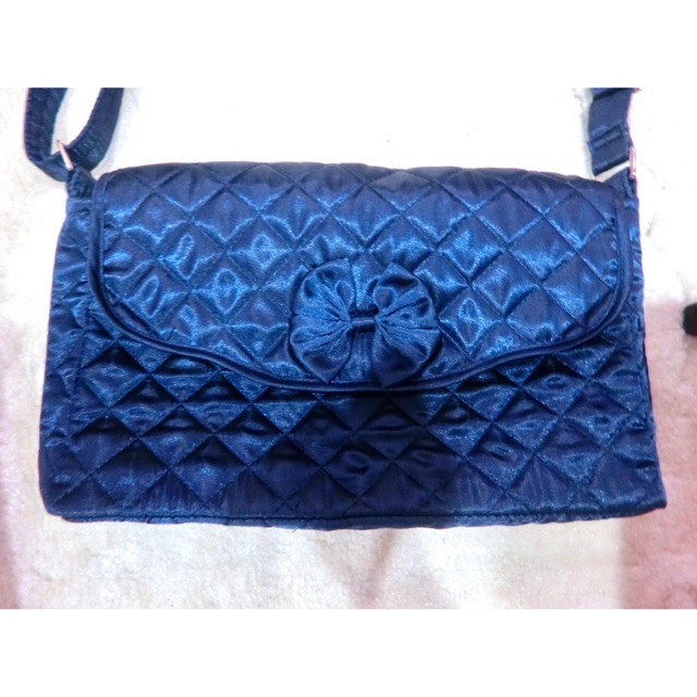 กระเป๋าสะพายข้าง NARAYA 👜