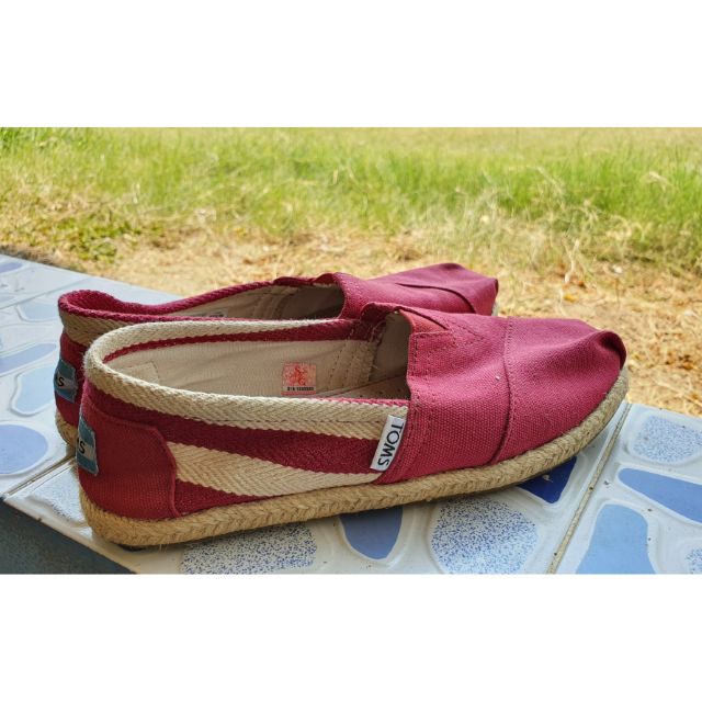 รองเท้า TOMS มือ 2 ของแท้จาก Shop Central