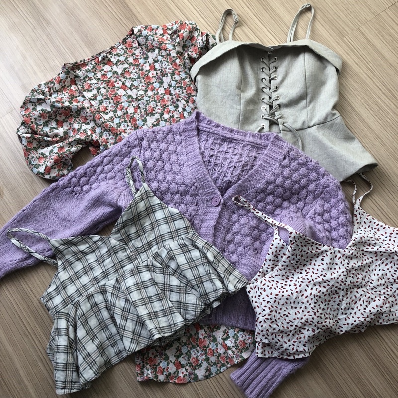 เสื้อมือสอง live มือสอง ราคา10-50 บาท ทุกวันวันอังคาร วันพฤหัส และวันเสาร์