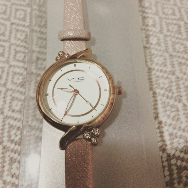 นาฬิกาข้อมือผู้หญิง VNC สินค้าใหม่ ราคา Sale