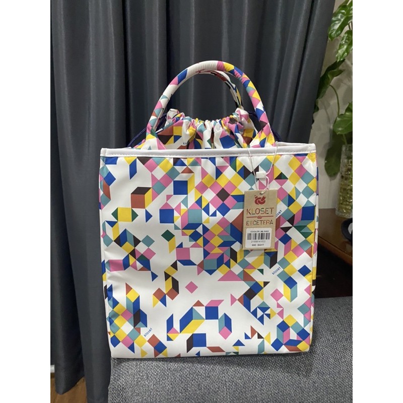 Kloset Cooler Bag pixcel Size M กระเป๋าถือเก็บความเย็น