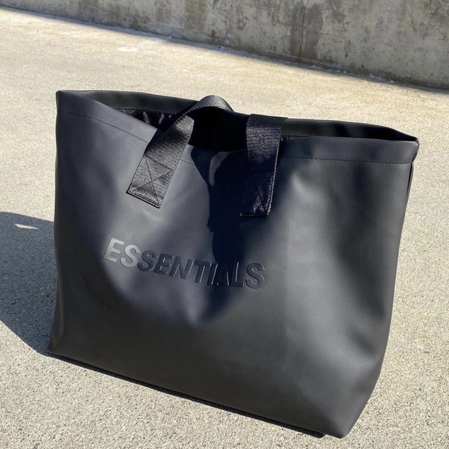 [🔥พร้อมส่งทุกสี]FOG ESSENTIALS Tote Bag FEAR OF GOD กระเป๋าผ้าแคนวาสใบใหญ่ one-shoulder pu leather h