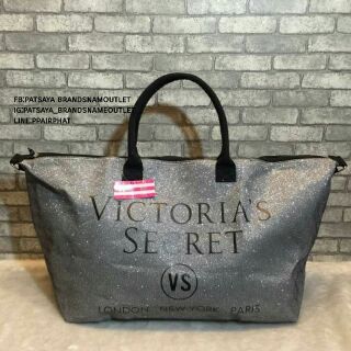 *พร้อมส่ง** Victorias Secret Large Weekender Getaway Striped Tote Bagแท้💯 
กระเป๋าสะพายไหล่ใบใหญ่ผ้าแคนวาส