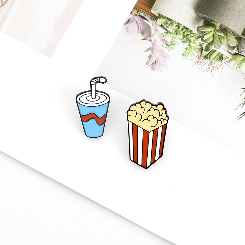 สร้างสรรค์ดัมเบลออกกําลังกายเข็มกลัด Pins ช็อคโกแลตโคล่าป๊อปคอร์นอาหารเคลือบขาโลหะตราปกพินเครื่องประดับของขวัญเพื่อน