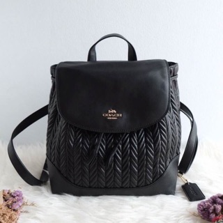 F72842 Elle backpack เป้สะพายหลัง หนังลายถัก สวยดูดี มีความคุณหนูเบาๆค่ะ ขนาด 9 3/4" (L) x 10 3/4" (H) x 3 1/4" (W)