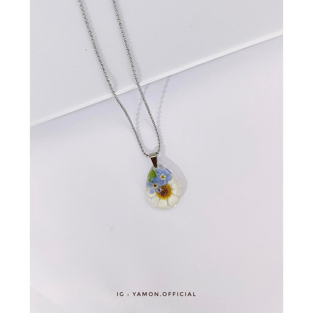 YAMON สร้อยคอดอกเดซี่และดอกฟอร์เก็ตมีน็อต (Daisy & Forget me not) สร้อยคอสแตนเลส จี้ดอกไม้จริง