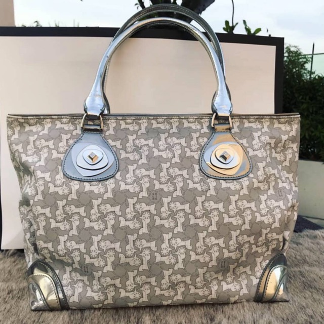 กระเป๋า Celine รุ่น Limited