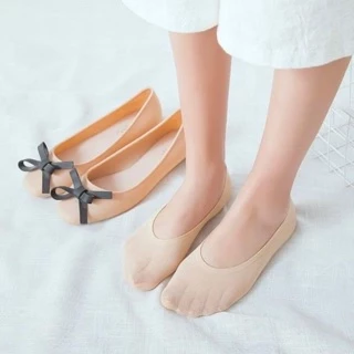 ถุงเท้าคัทชู เนื้อถุงน่อง มีกันลื่นใต้ฝ่าเท้า ข้อเว้าใต้ตาตุ่ม ใส่สบาย(คู่9บาท)（100点胶）