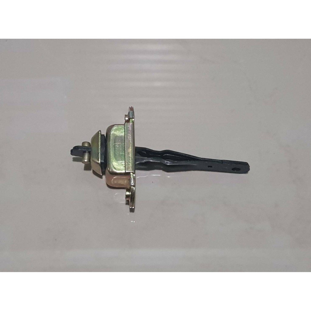 กันเลยประตู NISSAN  BIG-M TD25,BDI      อันละ300บาท