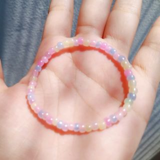 กำไลลูปัดสีมุกผสมพาสเทลๆ น่าร้าก 15 บาท