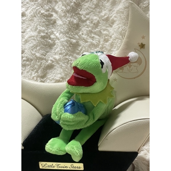 พวงกุญแจกบมีม Christmas Kermit Frog keychain พวงกุญแจกบเคอมิทคริสมาสต์