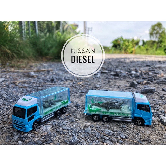 Tomica รถขนจรเข้ Nisso Diesel