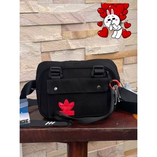 🎊💖🌇🚜@1,030.-📍(ลดพิเศษ 7 %) 💯 🛒🛒Big Discount 2022🛒🛒Adidas Pouch Crossbody Bag