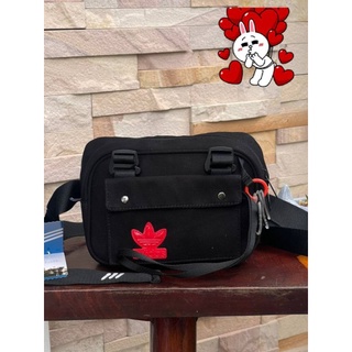 🎊💖🌇🚜@1,030.-📍(ลดพิเศษ 7 %) 💯 🛒🛒Big Discount 2022🛒🛒Adidas Pouch Crossbody Bag