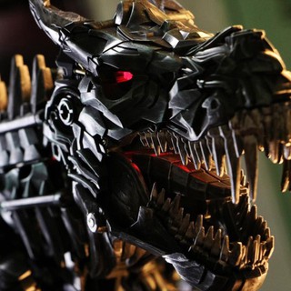 (พรีออเดอร์) | GRIMLOCK BLACKMAMBA TRANSFORMER LS-05