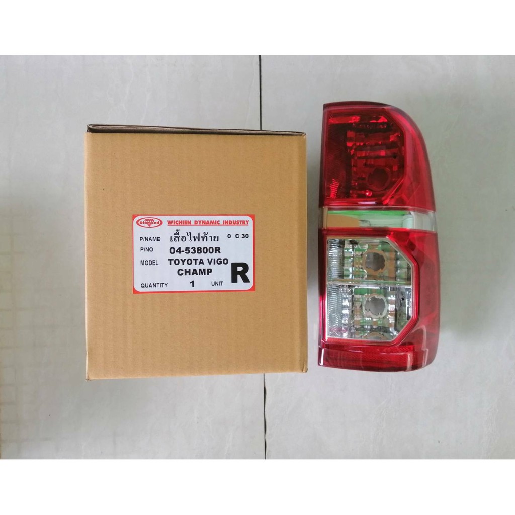 ไฟท้าย TOYOTA VIGO 2500,3000,CHAMP ข้างRH ตราเพชร ราคาดวงละ 450 บาท