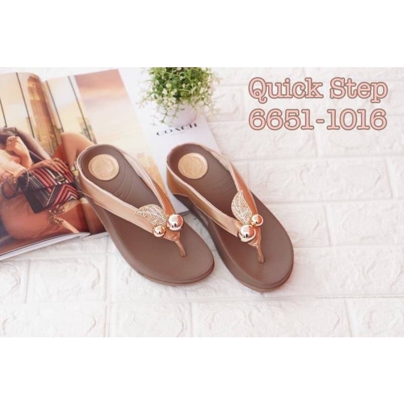 [ใส่โค้ด  NAVA0522 ลดเพิ่ม 60.-]รองเท้าเตะผู้หญิง รองเท้าแตะหูหนีบสายเดี่ยวแต่งเพชร รหัส 6651-1016