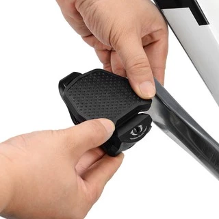 แผ่นรองบันไดคลีท Cleat Cover Self-locking Pedals Road Bike Cleats Platform Adapter For SHIMANO/Look (Black)