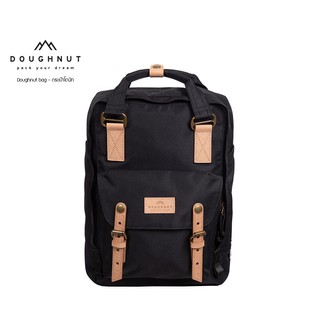 DOUGHNUT BAG : MACAROON CLASSIC REBORN SERIES : BLACK : กระเป๋าโดนัทน้ำหนักเบา หนังแท้ กันน้ำได้  กระเป๋าเป้  (รหัสสินค้า 05554)
