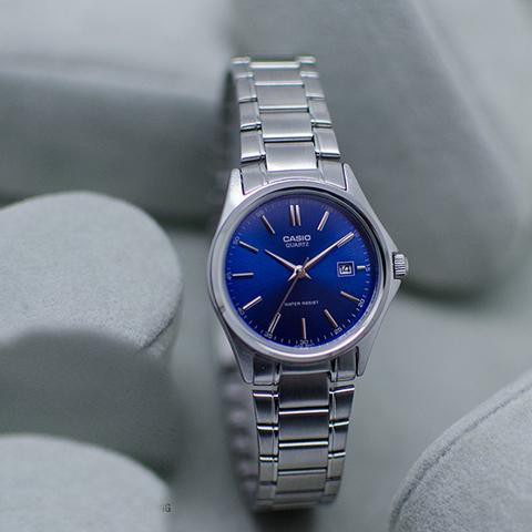 นาฬิกาสมาร์ท นาฬิกา dw (แท้ 100%) นาฬิกา Casio รุ่น LTP-1183A-2A นาฬิกาผู้หญิงสายแสตนเลส หน้าปัดสีน้ำเงิน -ของแท้ 100% ร