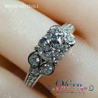 แหวนเพชร 2 กะรัต เจียระไน100เหลี่ยม เพชรเลียนแบบเพชรแท้ ทำจาก เพชร CZ, Cubic Zirconia หรือ เพชรโคลนนิ่ง ดีไซน์หรูหรา