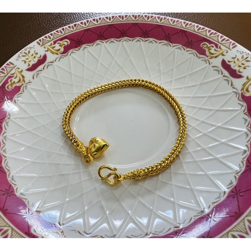 ข้อมือทองหุ้มลายสี่เสาตันหนักประมาณ1บาท แถมฟรีตะของทองปั้มความยาวข้อมือรวมตะขอ งานดีมีคุณภาพเกรดพรีเมียม
