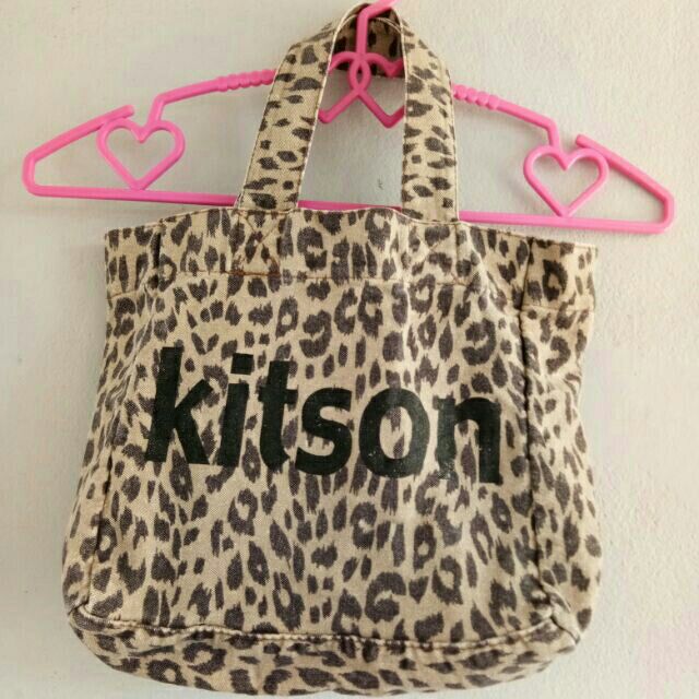 กระเป๋าผ้าลายเสือสองใบ kitson