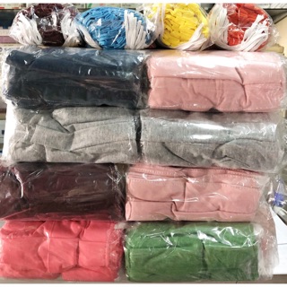 ผ้าปิดจมูกและปาก ป้องกันฝุ่นละออง (แพ็ค 12 ชิ้น) มีหลากสีคละสี (สีเข้มอ่อนแต่ละครั้งอาจจะต่างกันแล้วแต่ล็อตผ้าที่ผลิต)