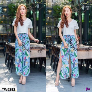 TW5282  Set 2 ชิ้น เสื้อยืดคอมกลม สีพื้นเรียบ ผ้าคลตตอน  + กางเกงขายาวทรงผ่าข้าง  เนื้อผ้าสปัน ลายใบไม้  ทรงขากระบอกใหญ่