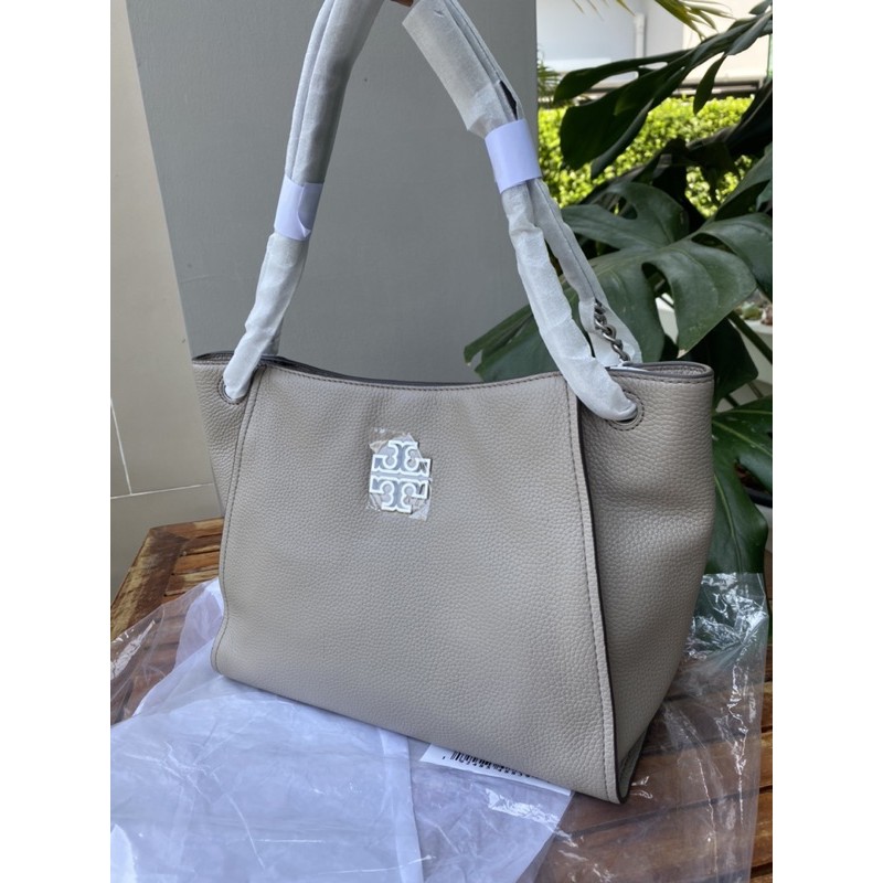 TORY BURCH Britten Small Slouchy Tote Bag (NT) พร้อมส่ง