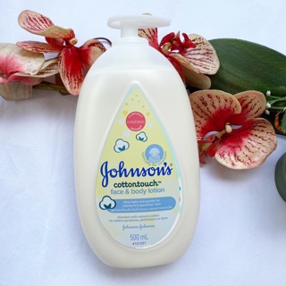 500 ml. ผลิต 03/23 Johnson’s Cotton Touch Face &amp; Body Lotion จอห์นสัน โลชั่นบำรุงผิวหน้า กาย เหมาะสำหรับทารก ผิวแพ้ง่าย