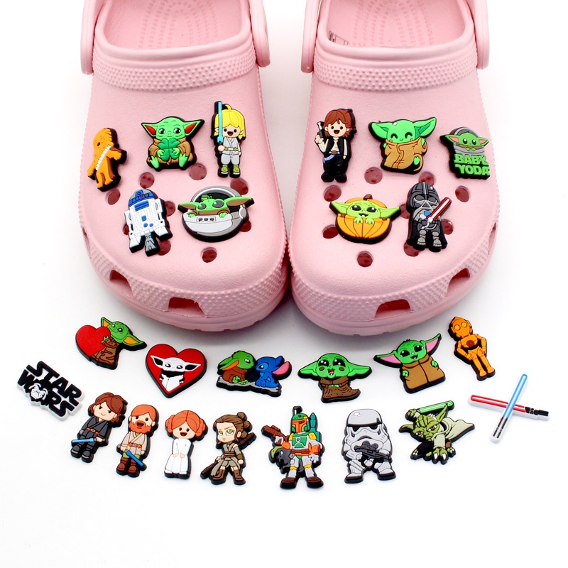 Star wars 1pcs DIY ที่ถอดออกได้น่ารัก yoda รองเท้า charms Superhero การ์ตูนอะนิเมะตัวอักษรตกแต่งรองเท้าแตะอุปกรณ์เสริมของขวัญสําหรับเด็ก