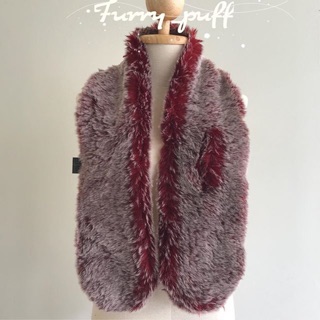 ผ้าพันคอรุ่นNatural fur สีแดงแซมขาว ขนสั้นนุ่ม