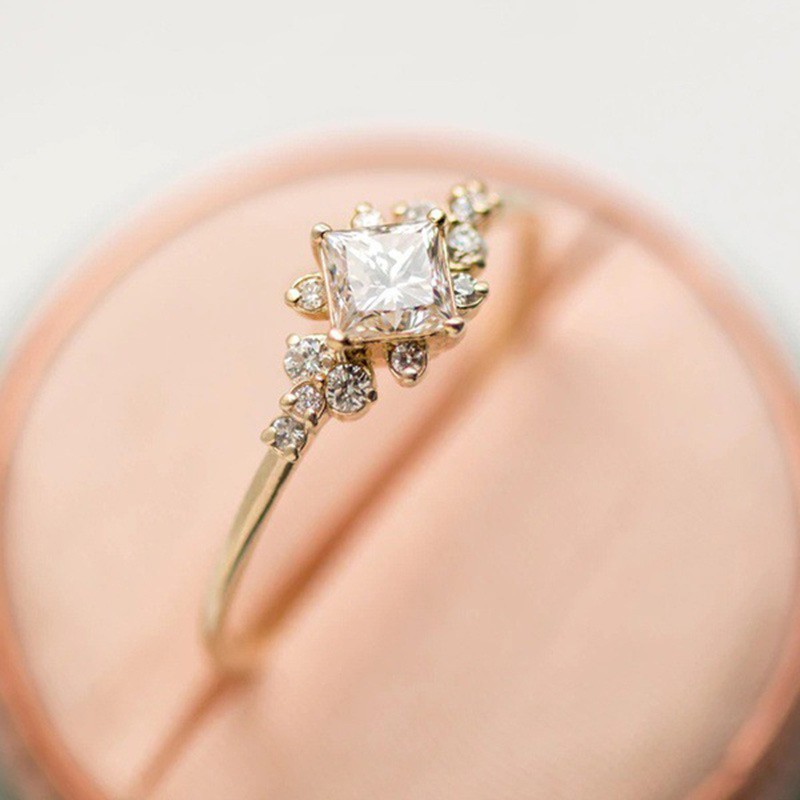 แหวนเงิน ประดับเพทาย ลาย Cincin wanita bling it on