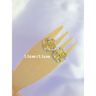 (งานเกาหลี)ต่างหูดอกไม้เหลือง-ขาว