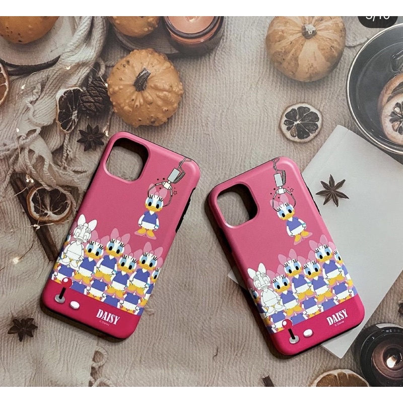 USED LIKE NEW DAISY DUCK CASE FOR IPHONE11 pro max