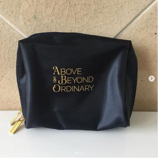 กระเป๋าใส่ของ กระเป๋าเครื่องสำอาง Above beyond ordinary ของแท้ ซิปสีทอง เป็นกระเป๋าซิป สวย หรู ใบกำลังดี พกพาง่าย มือ 1