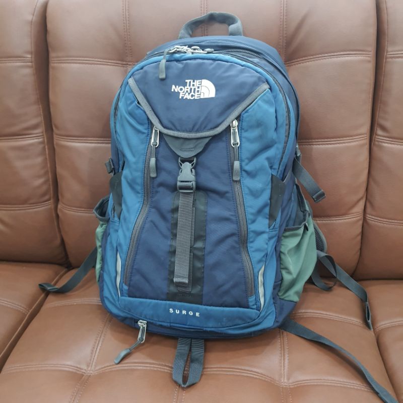 กระเป๋าเป้มือสอง The north face รุ่น surge สภาพพอใช้