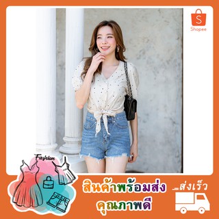 B003 เสื้อคอวี กระดุมหน้า ลายหัวใจ ผูกโบว์ชายเสื้อ (สีขาว) HANA Closet เสื้อแฟชั่นผู้หญิง เสื้อใส่เที่ยว