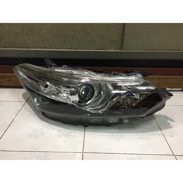 ไฟหน้า Toyota Vios โคมprojector ตัวtop 2013-16 ข้างขวา ของแท้มือสอง สภาพดี